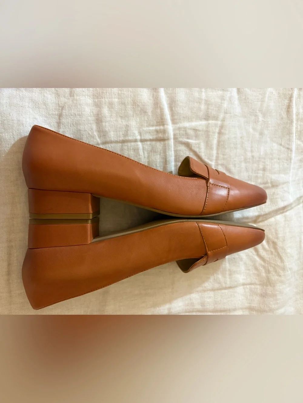 Trotters Joelle Pumps With Penny Loafer Design 8M NWT FLOOR SAMPLE